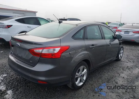 2013 Ford Focus Se z USA, uszkodzony, nr VIN 1FADP3F25DL353710